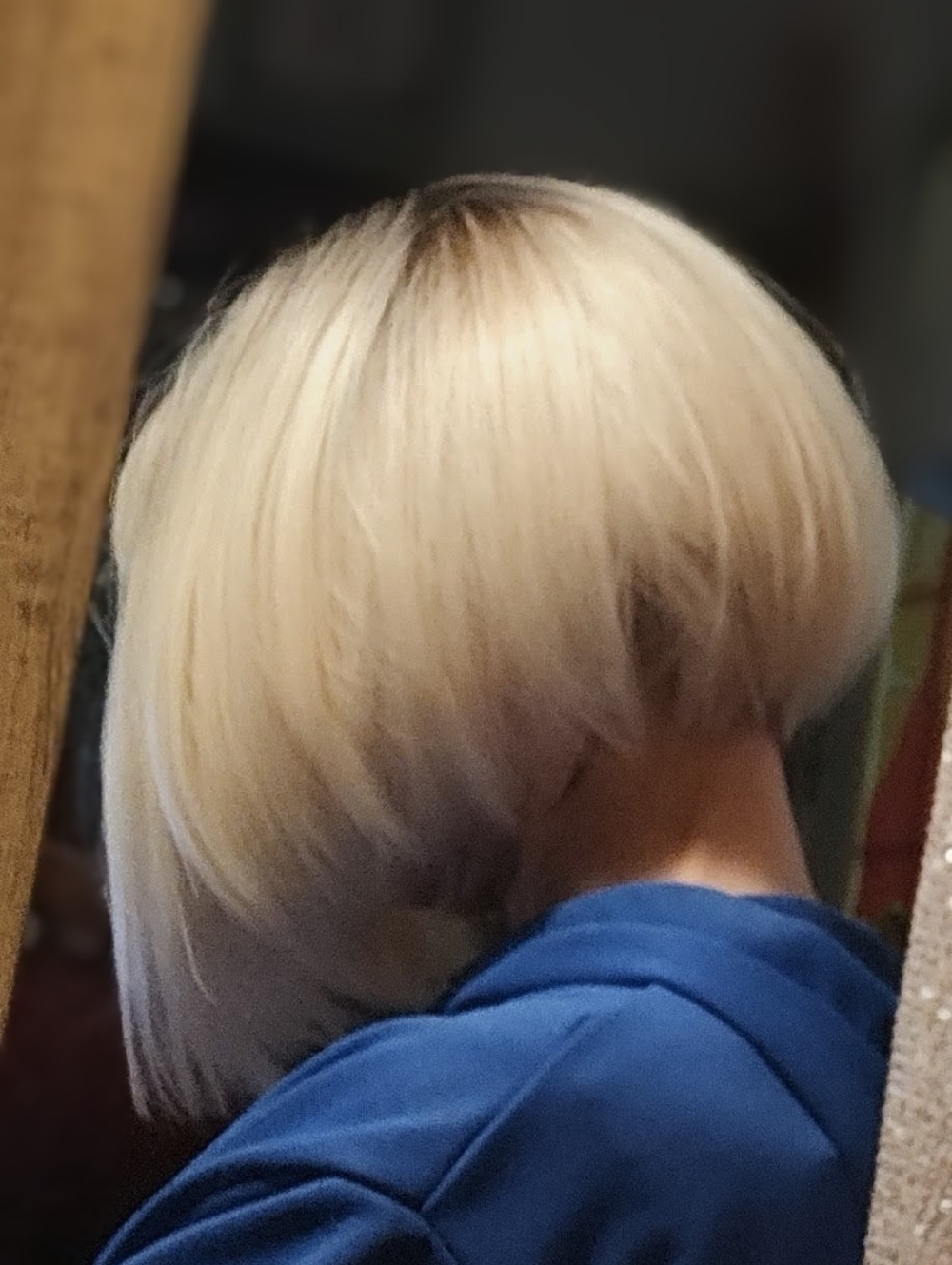 Blonde Short Layered Bob Wig - Sleek Platinum W/ Natural Dark 'roots' NWOT - Picture 7 of 14